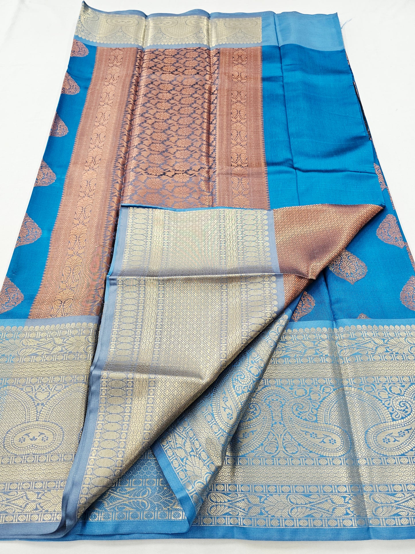 Kanchipuram Blended Fancy Butta Silk Saree 055