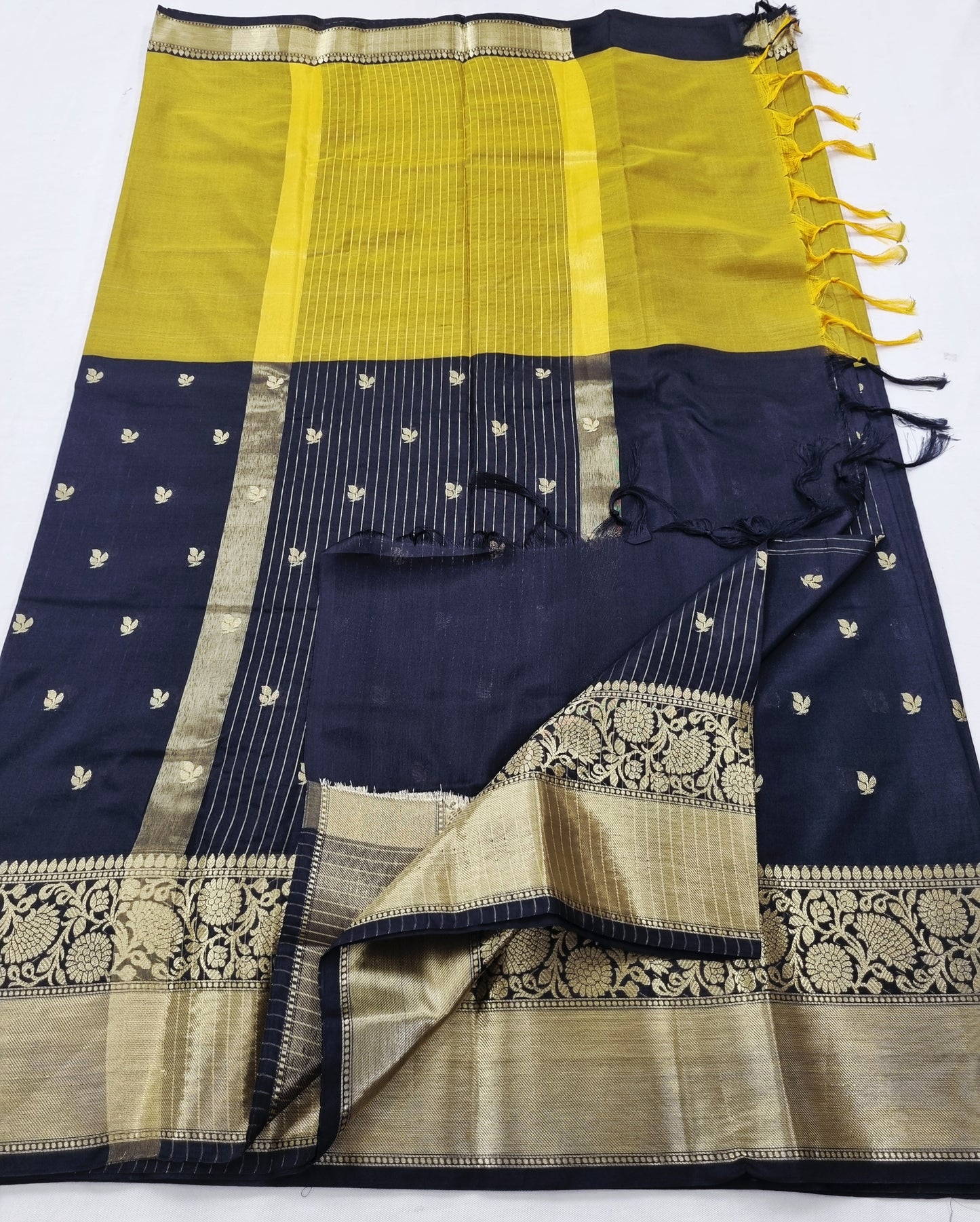 Kanchipuram Blended Trendy Half & Half Silk Saree 001