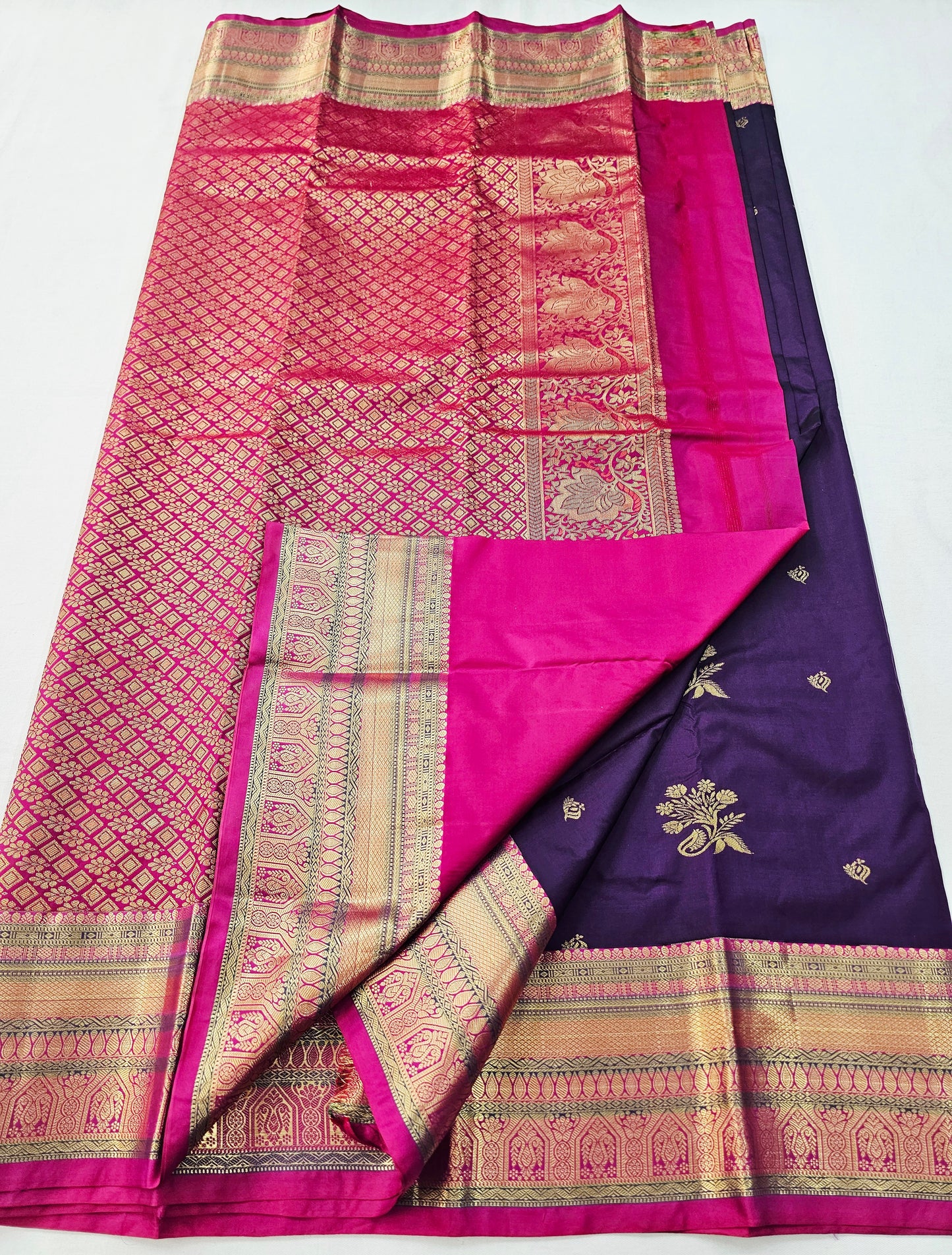 Kanchipuram Blended Vintage Multi-colour Border Silk Saree 006