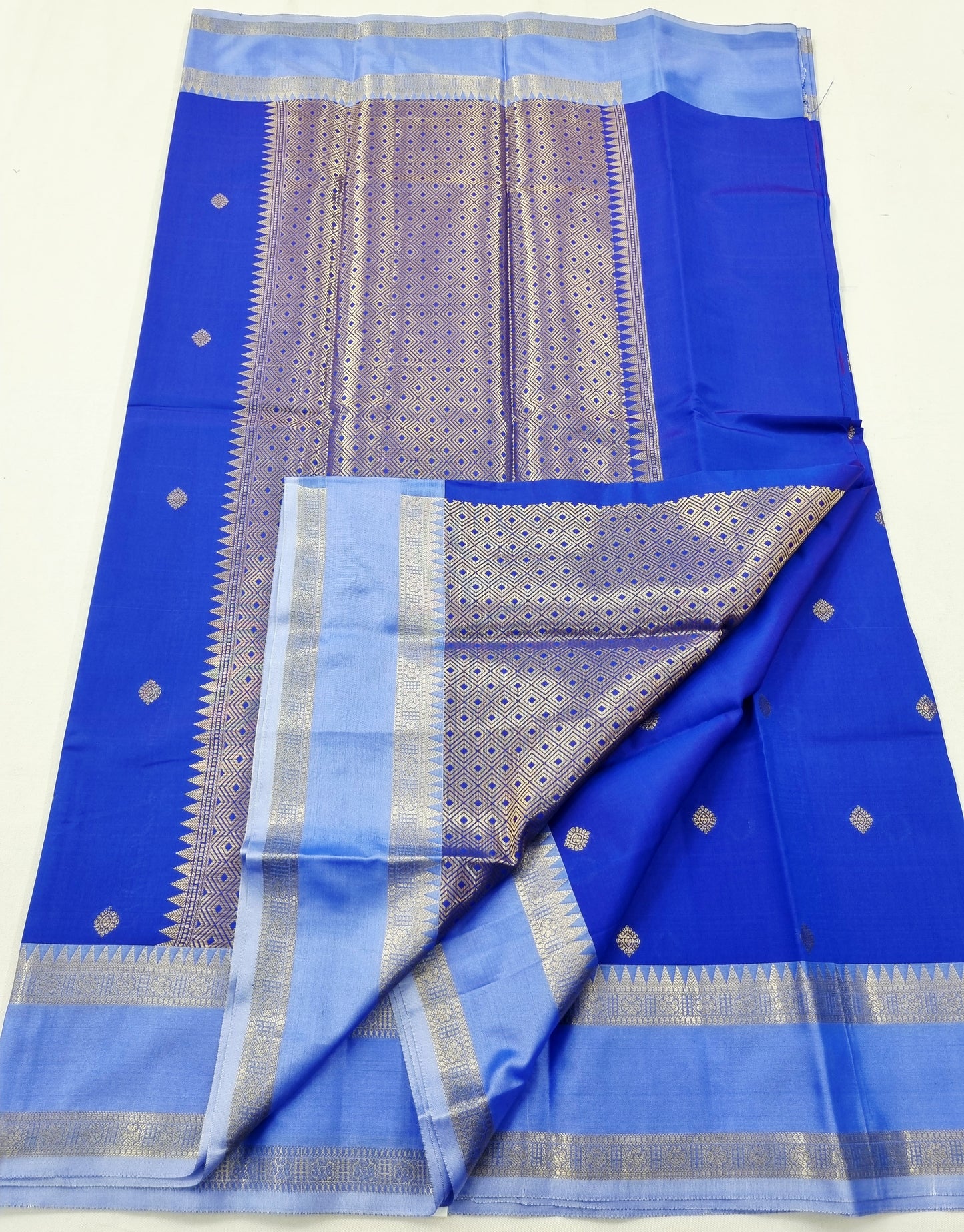 Kanchipuram Blended Fancy Gap Border Silk Saree 006