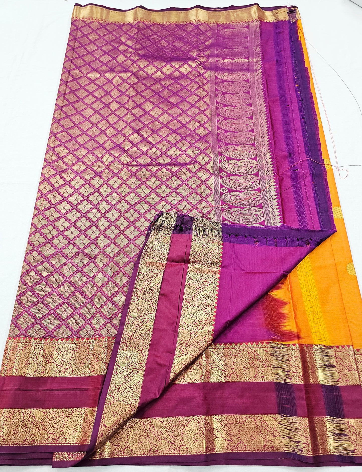 Kanchipuram Blended Vintage Gap-Border Silk Saree 003