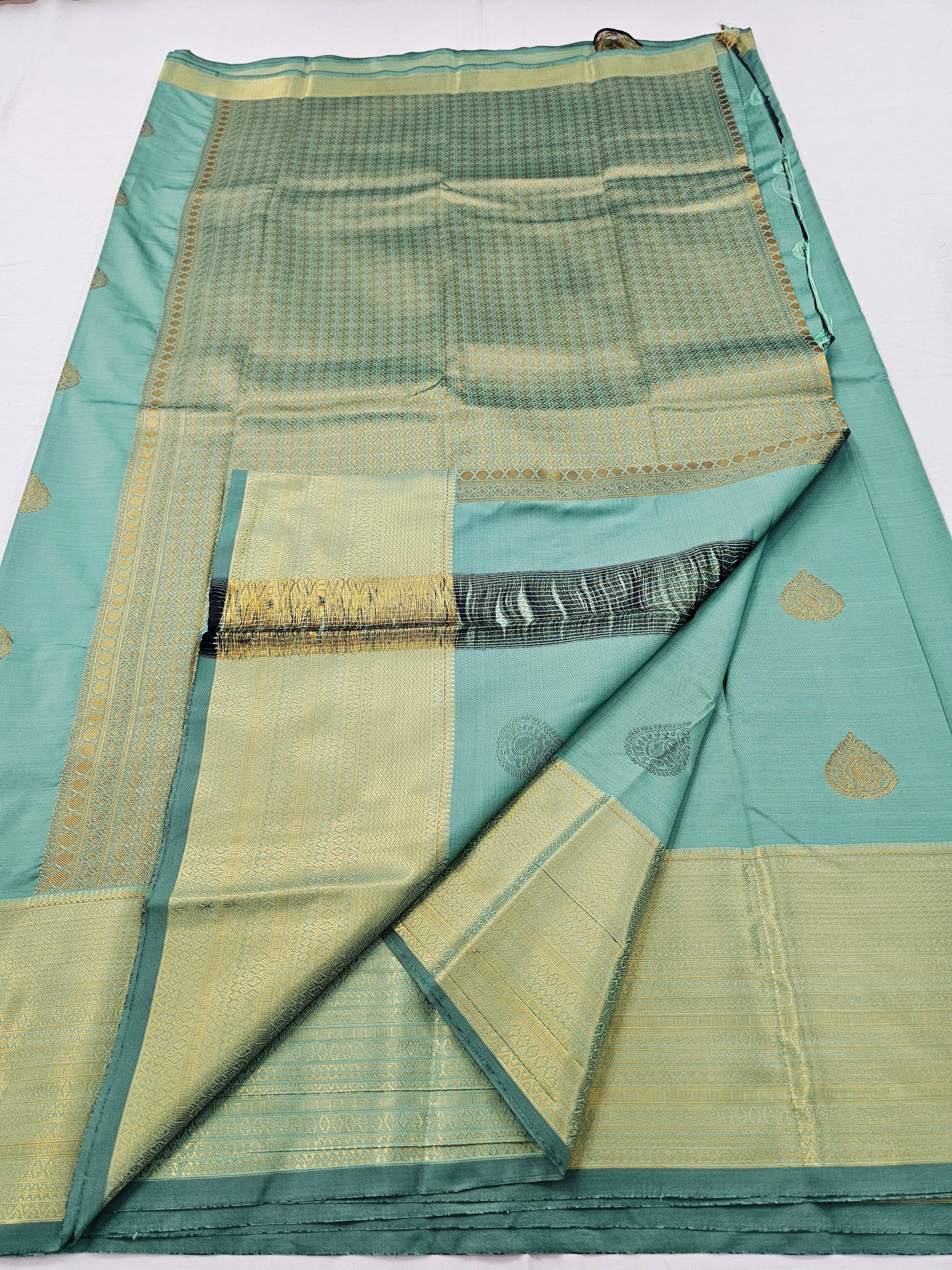 Kanchipuram Blended Self Butta Silk Saree 011