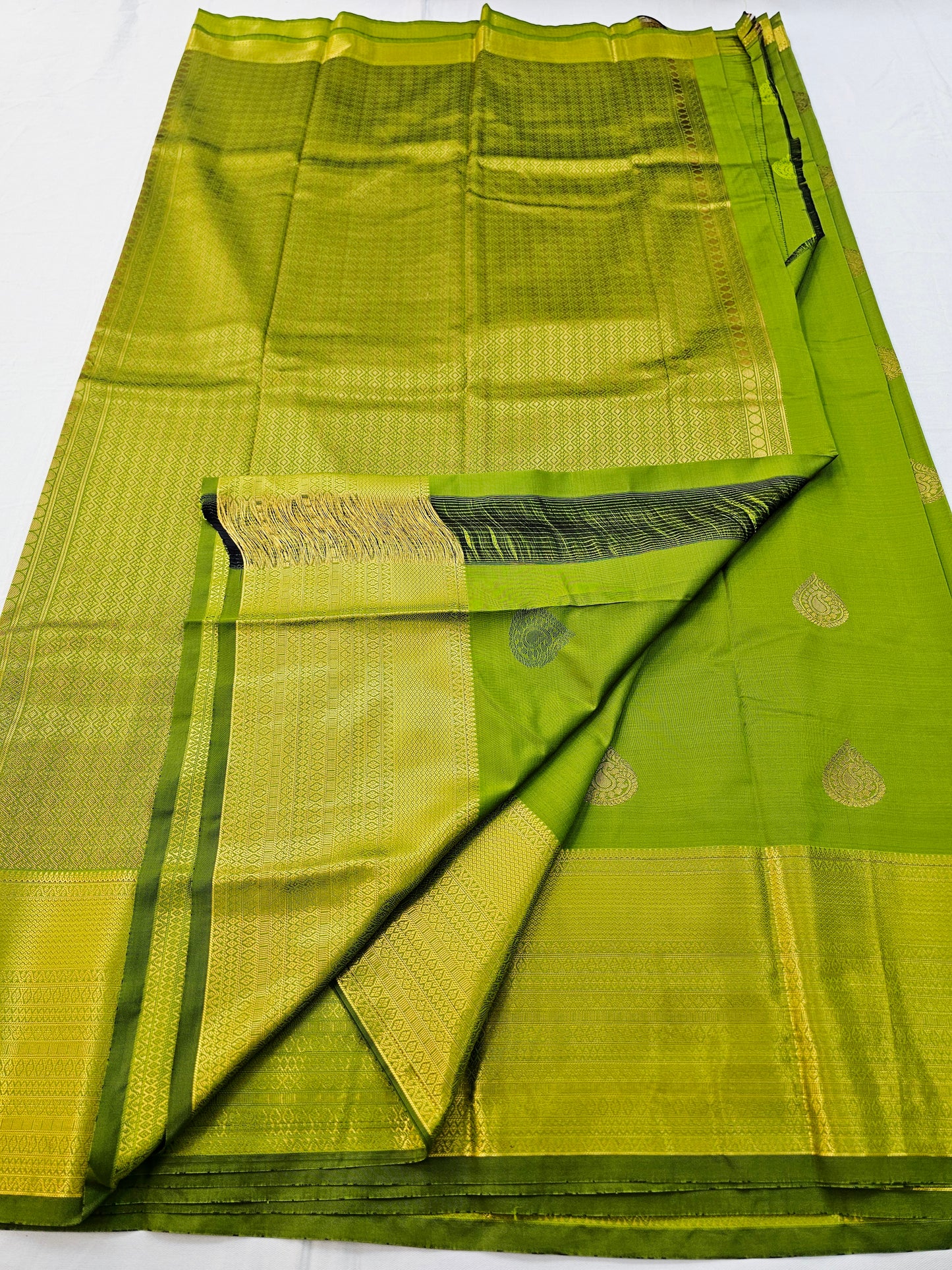 Kanchipuram Blended Self Butta Silk Saree 023
