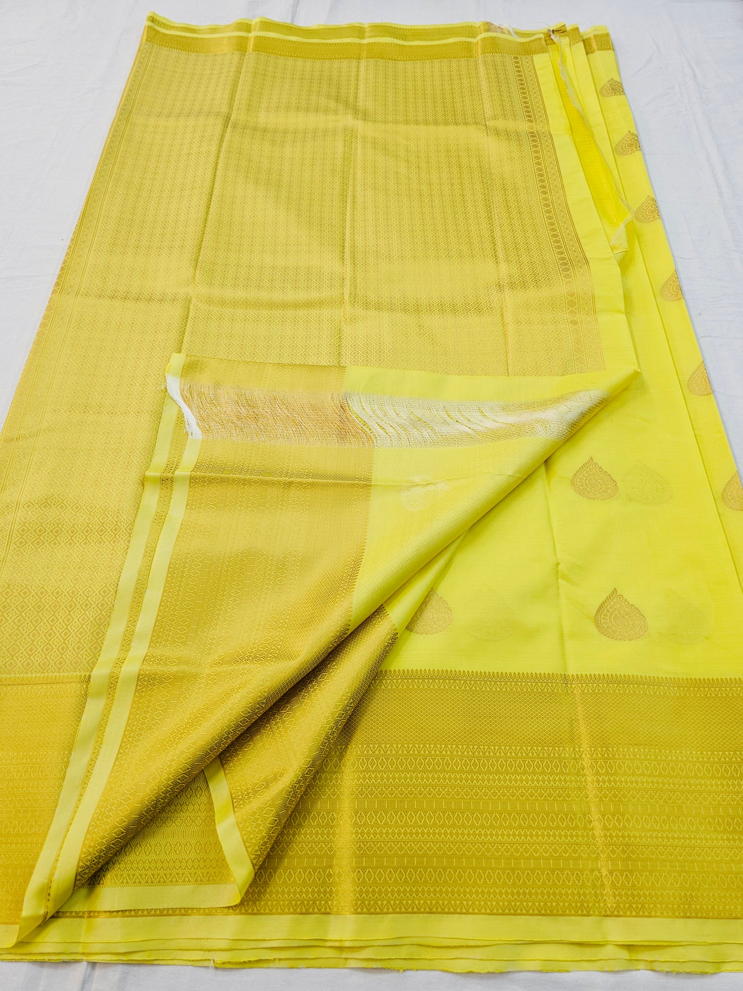 Kanchipuram Blended Self Butta Silk Saree 025