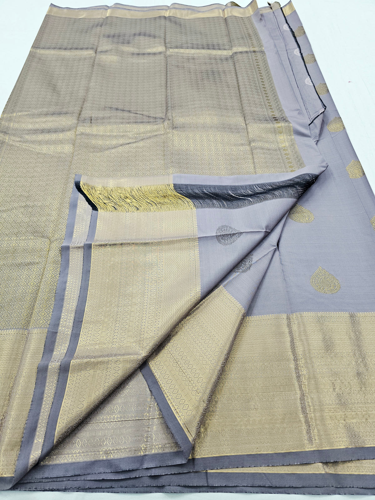 Kanchipuram Blended Fancy Self Butta Silk Saree 021