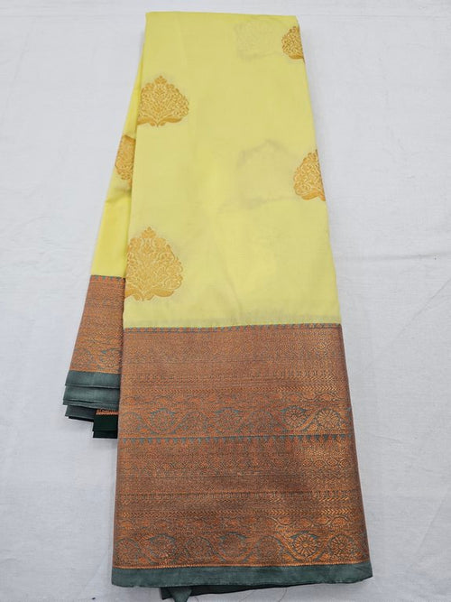 Green And Gold Kanchipuram Pure Silk Saree With Floral Motif – Kanchipuram Lakshaya Silks