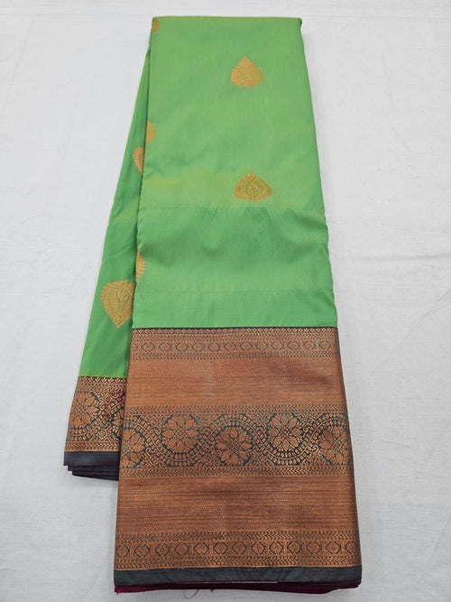 Green And Gold Kanchipuram Pure Silk Saree With Floral Buta – Kanchipuram Lakshaya Silks