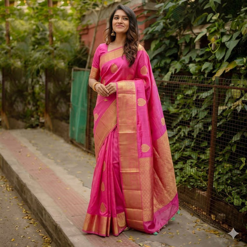 Pink And Gold Kanchipuram Handloom Pure Silk Saree With Embroidered Leaf Motif