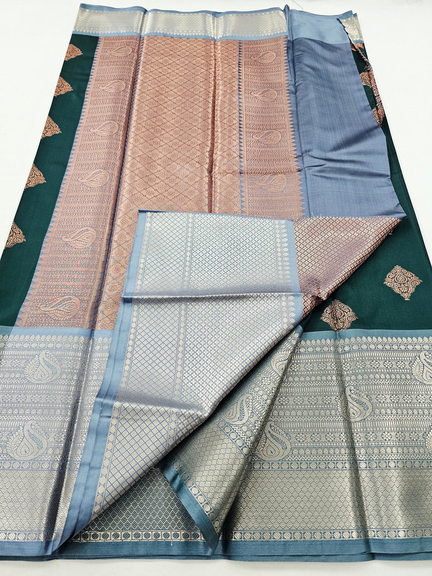 Kanchipuram Blended Fancy Butta Silk Saree 051
