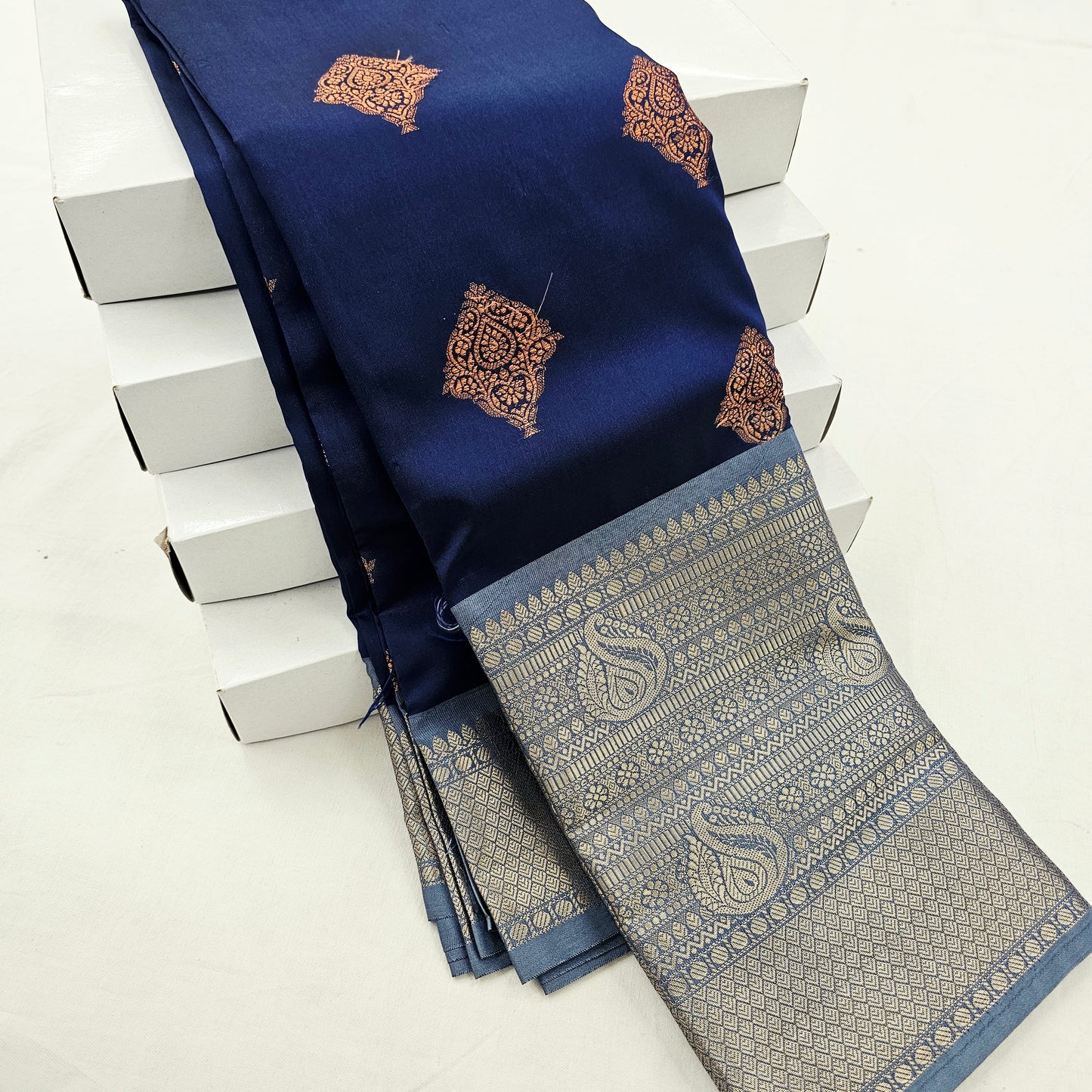 Kanchipuram Blended Fancy Butta Silk Saree 053