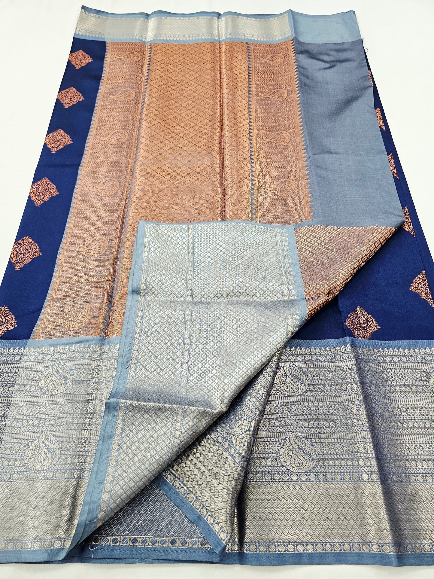 Kanchipuram Blended Fancy Butta Silk Saree 053