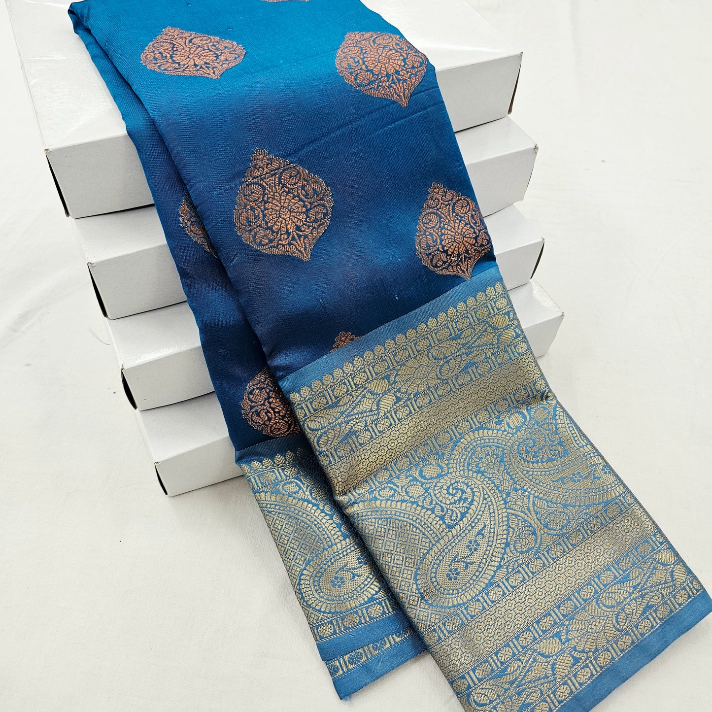 Kanchipuram Blended Fancy Butta Silk Saree 055