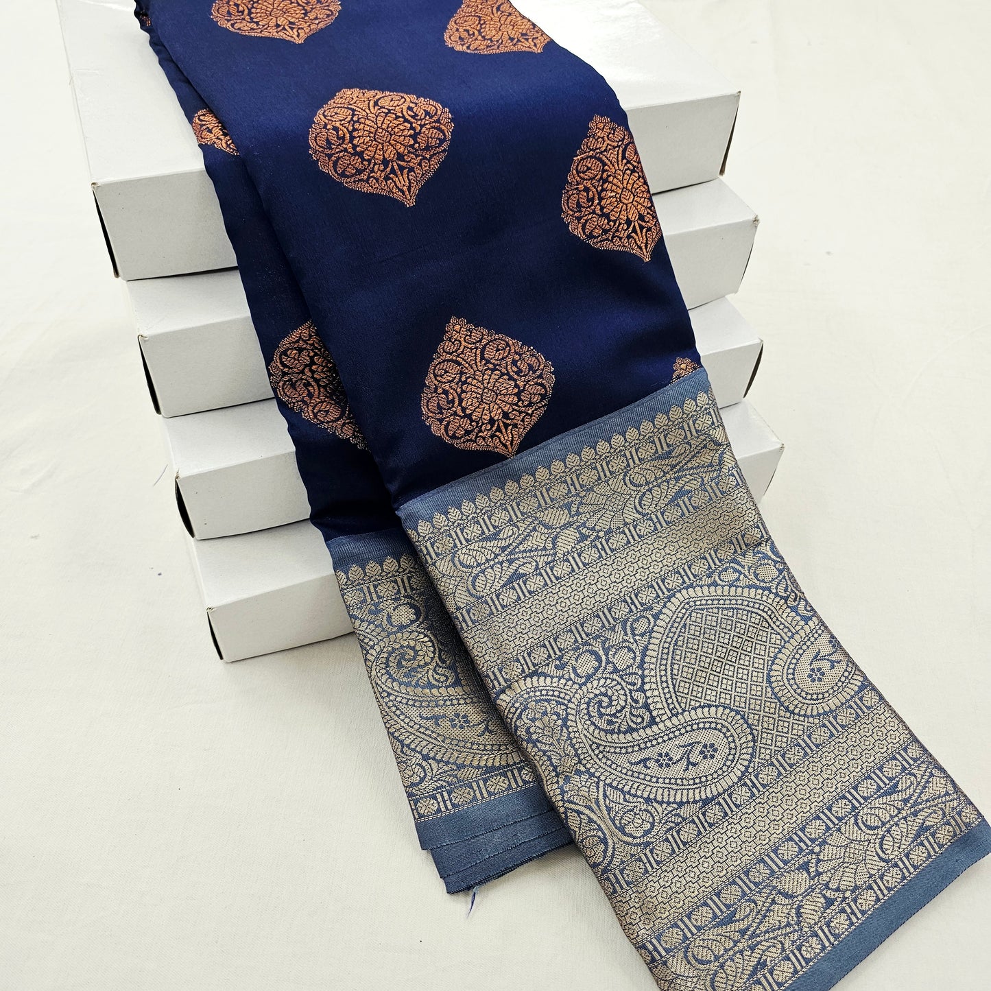 Kanchipuram Blended Fancy Butta Silk Saree 057