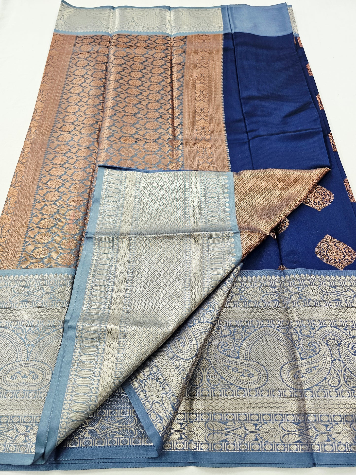 Kanchipuram Blended Fancy Butta Silk Saree 057