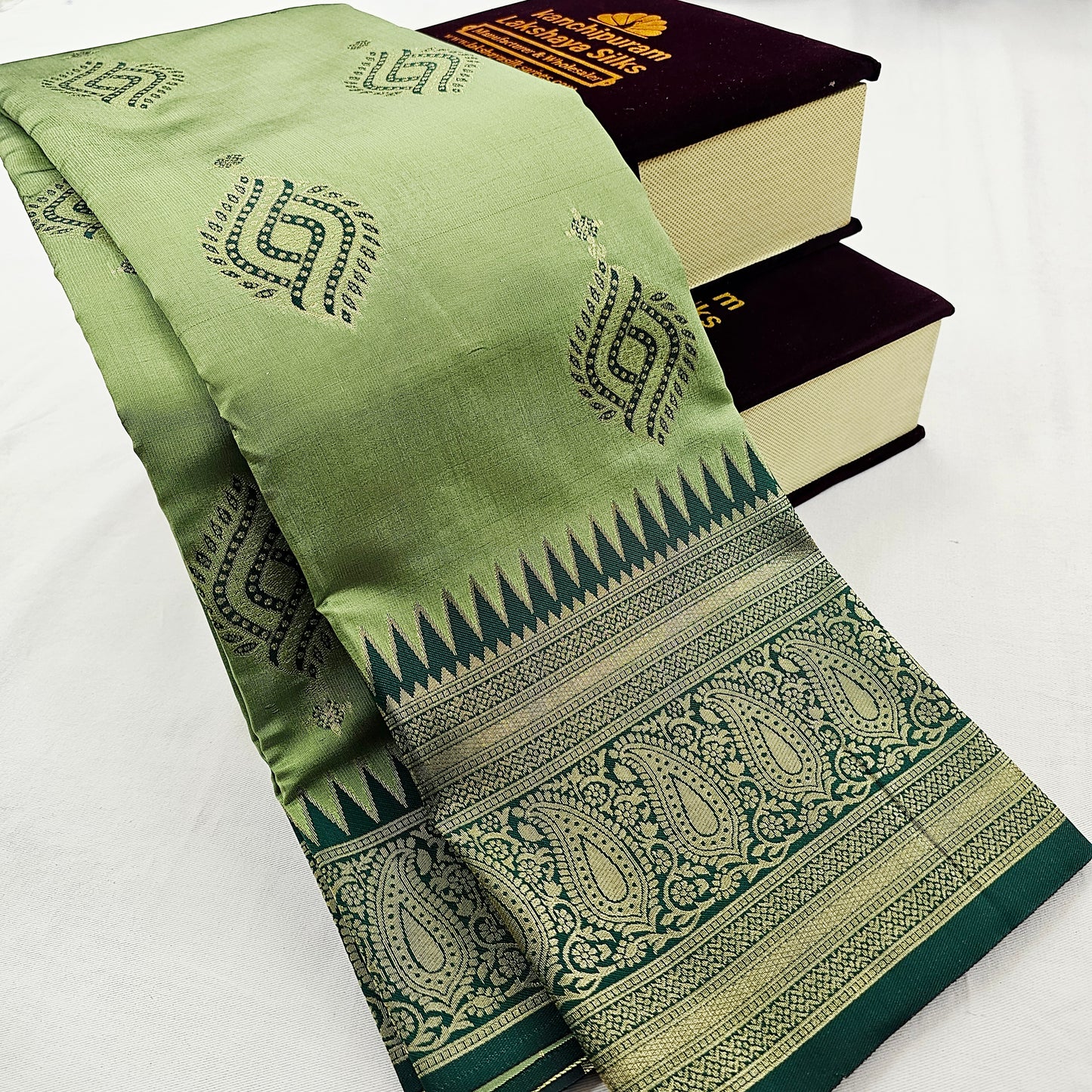 Kanchipuram Blended Fancy Butta Silk Saree 017