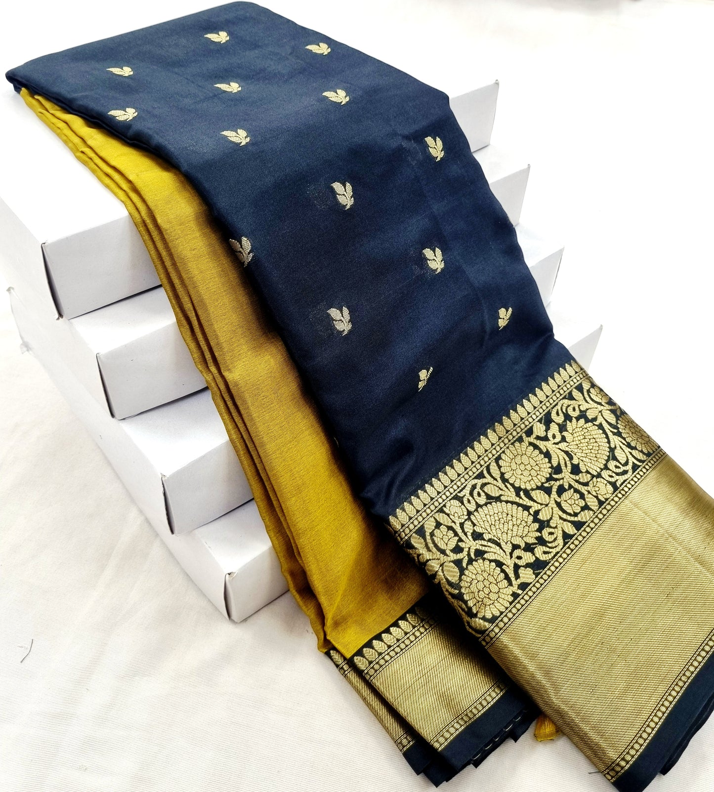Kanchipuram Blended Trendy Half & Half Silk Saree 001