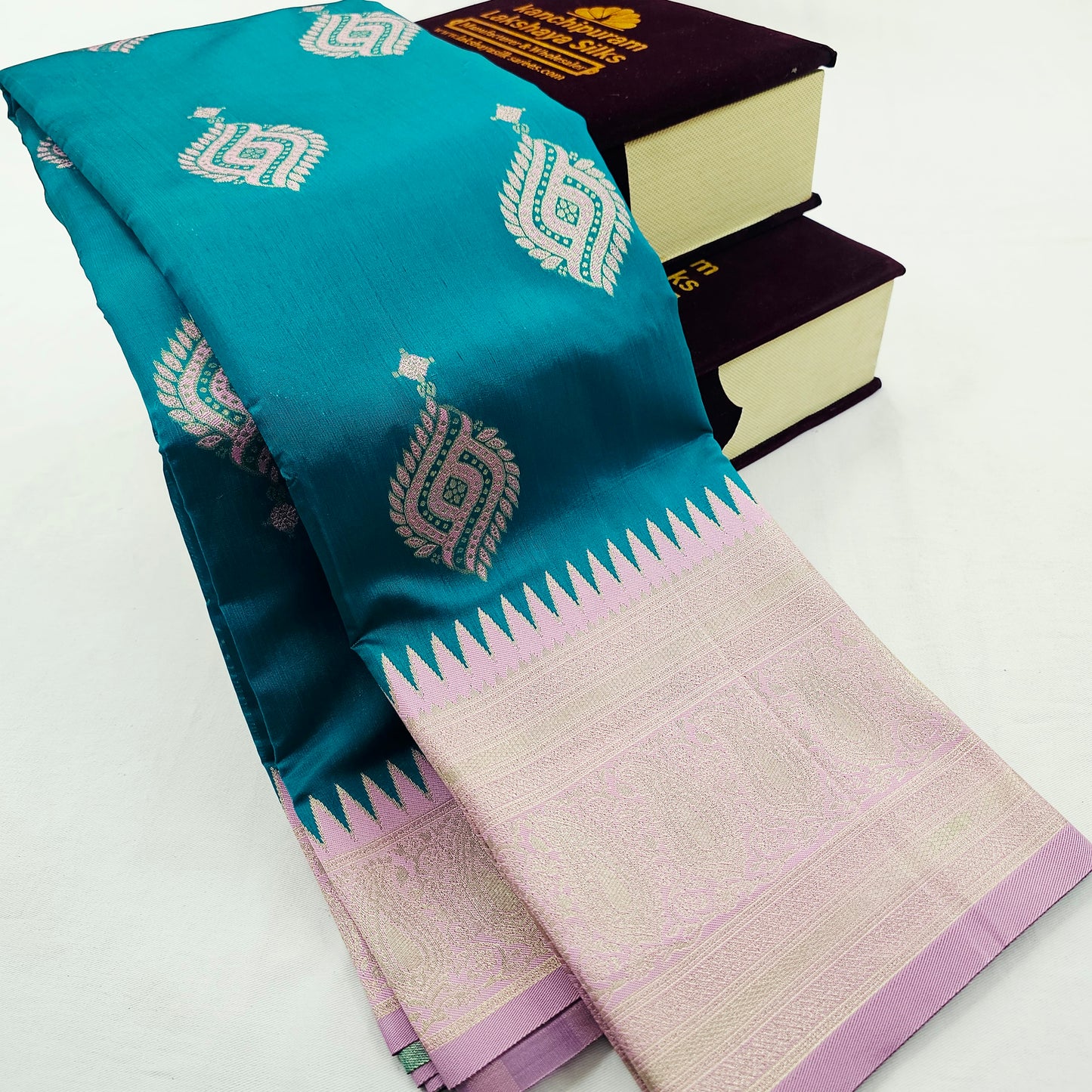 Kanchipuram Blended Fancy Butta Silk Saree 024