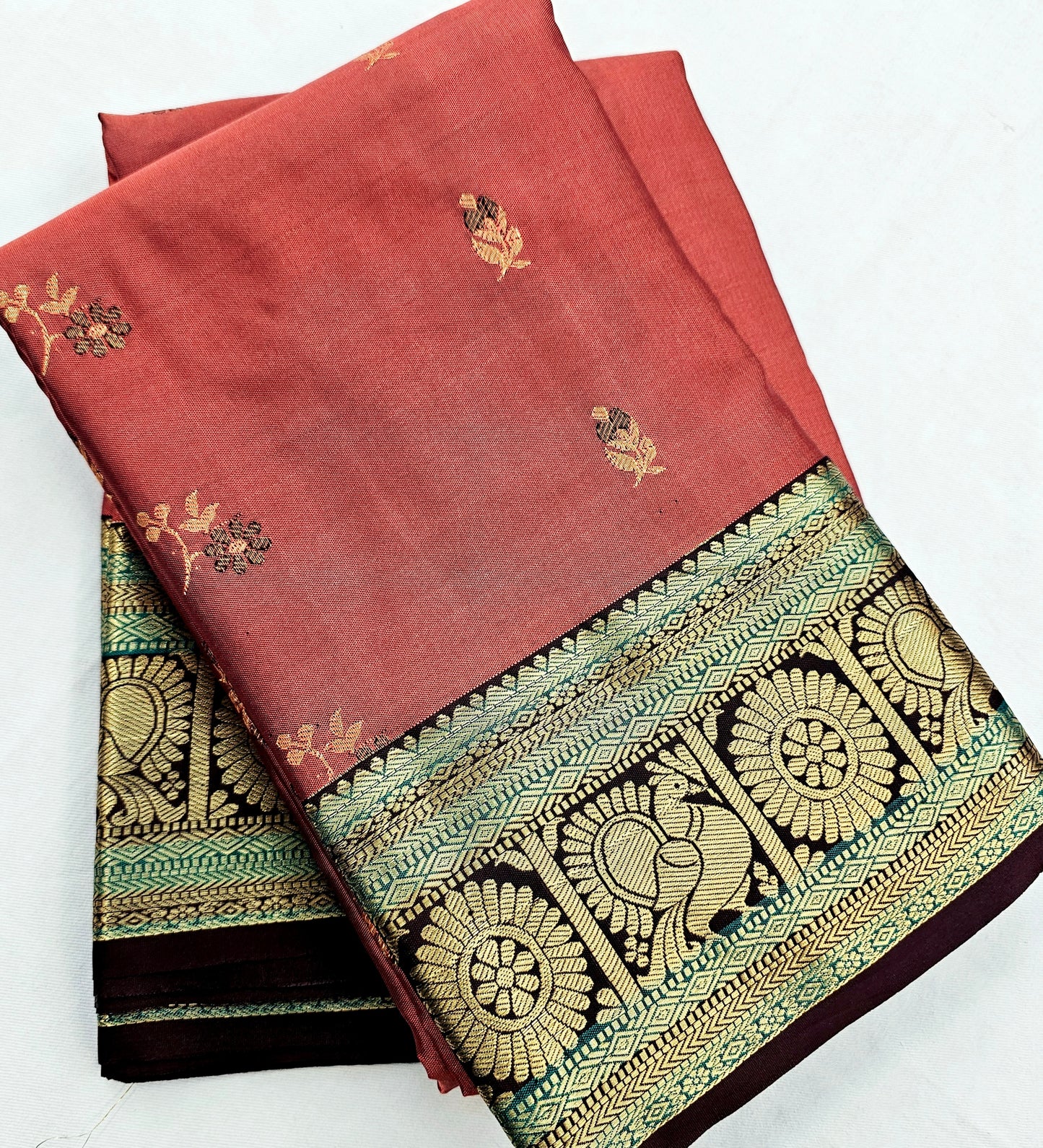 Kanchipuram Blended Vintage Multi-colour Border Silk Saree 002
