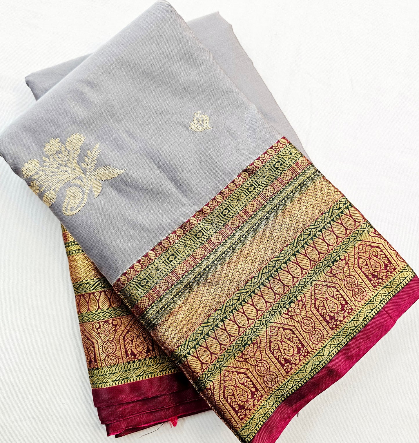 Kanchipuram Blended Vintage Multi-colour Border Silk Saree 003