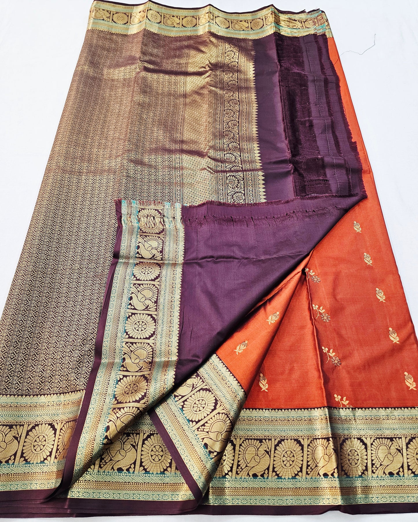 Kanchipuram Blended Vintage Multi-colour Border Silk Saree 005