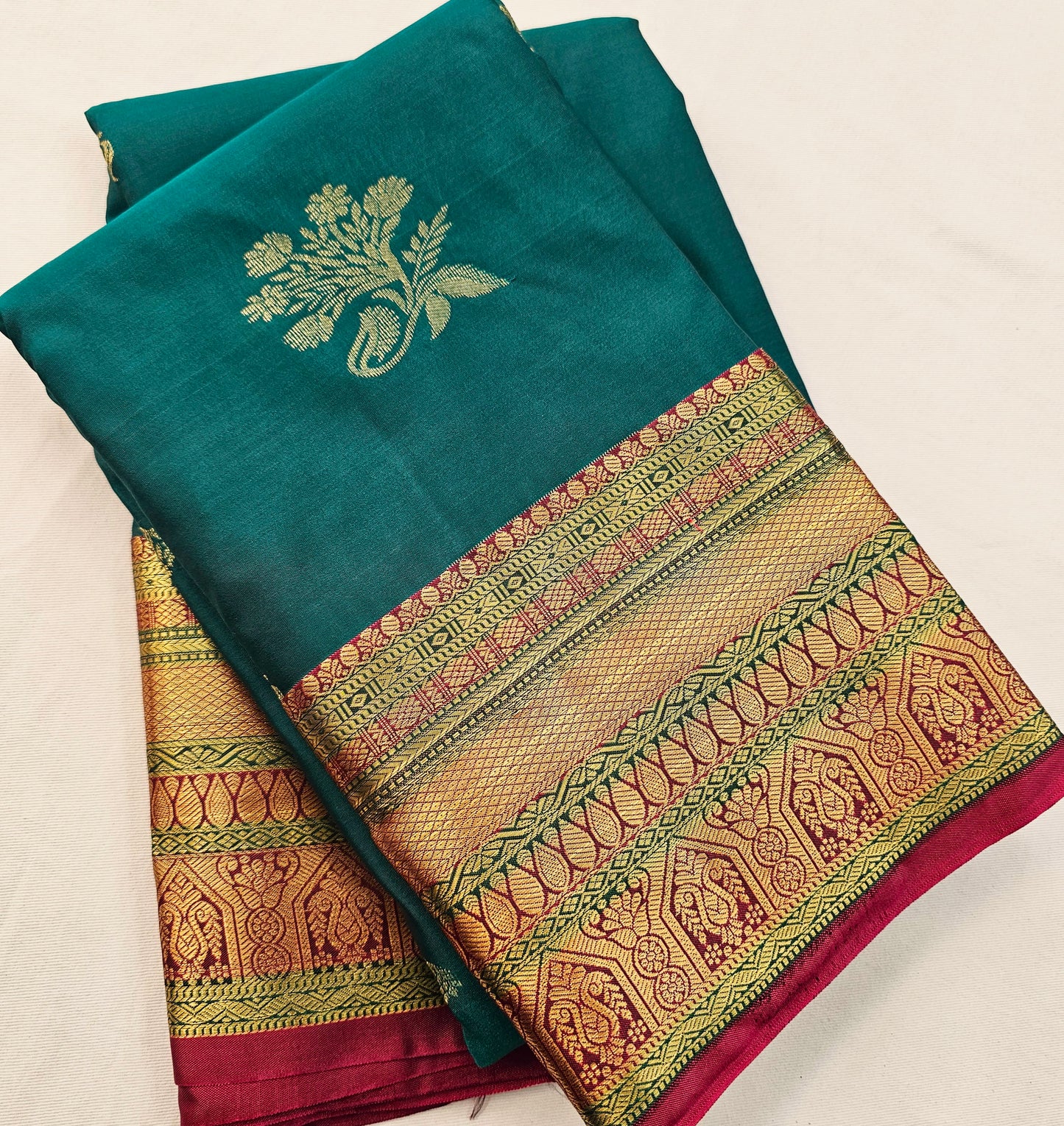 Kanchipuram Blended Vintage Multi-colour Border Silk Saree 007