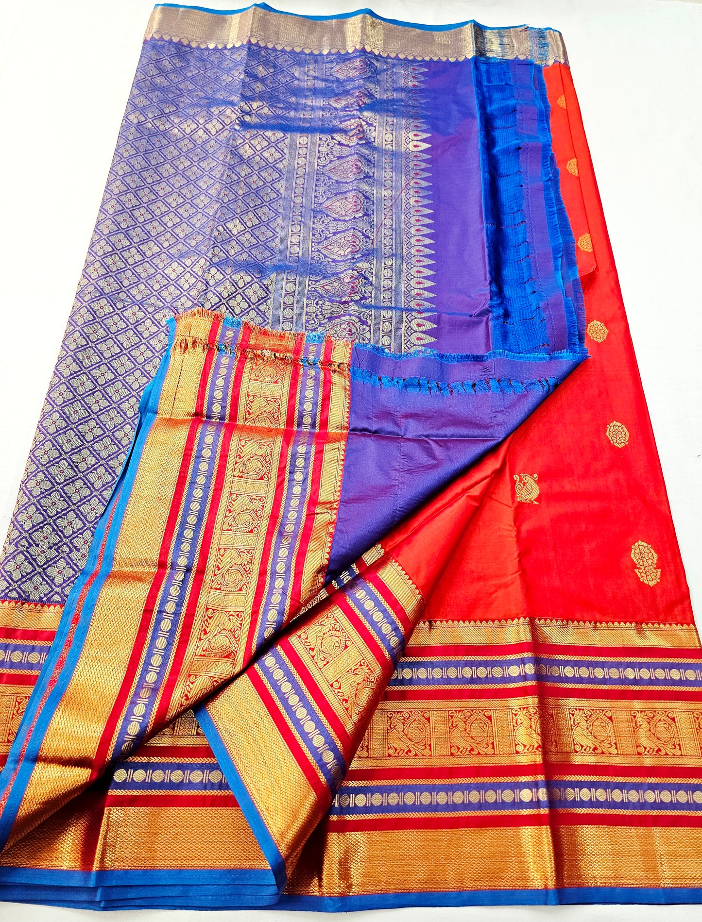 Kanchipuram Blended Vintage Multi-colour Border Silk Saree 008
