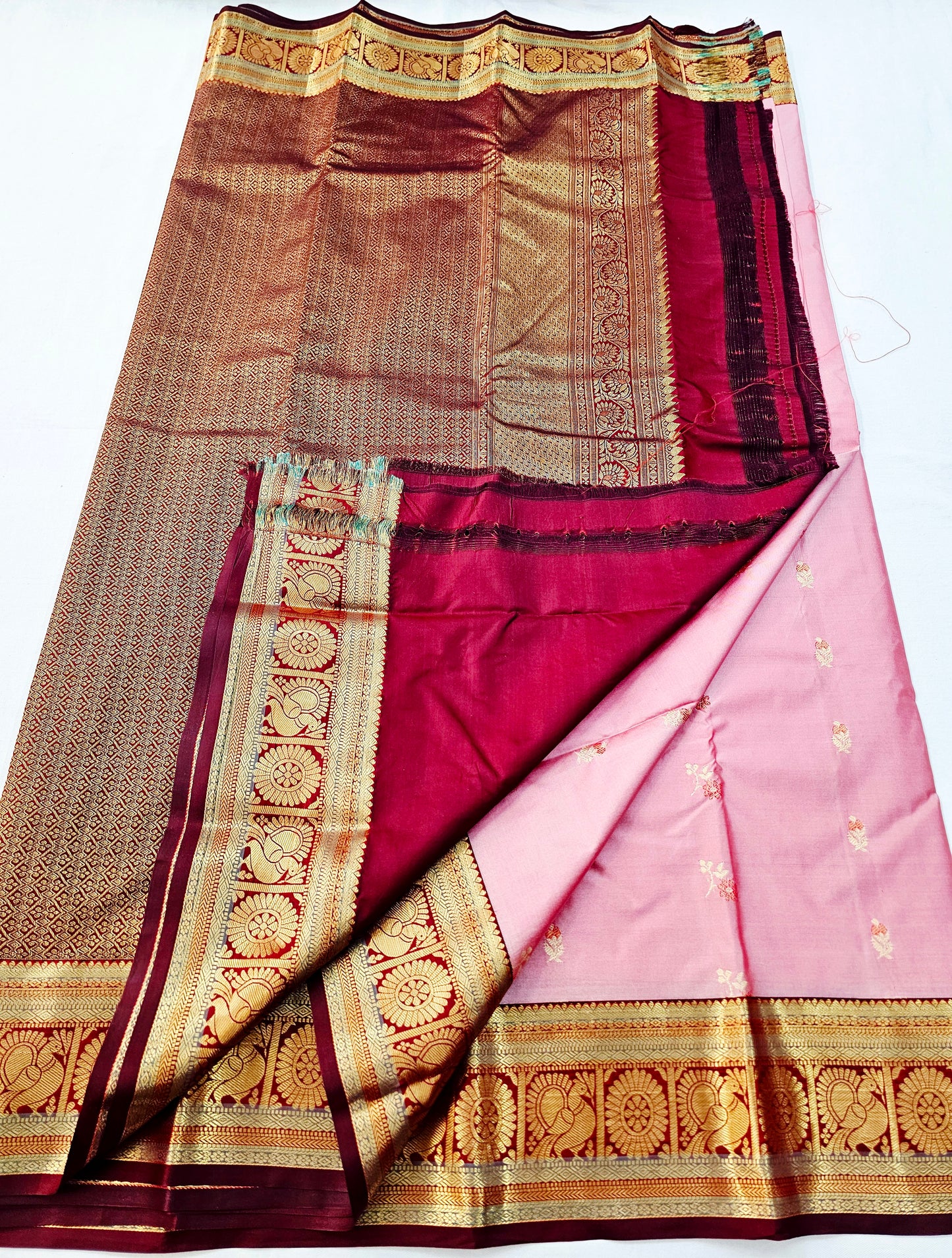 Kanchipuram Blended Vintage Multi-colour Border Silk Saree 009