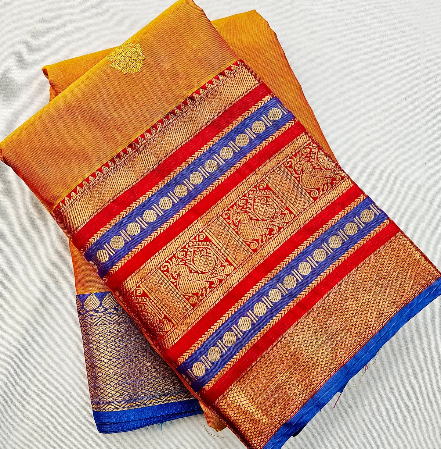 Kanchipuram Blended Vintage Multi-colour Border Silk Saree 010