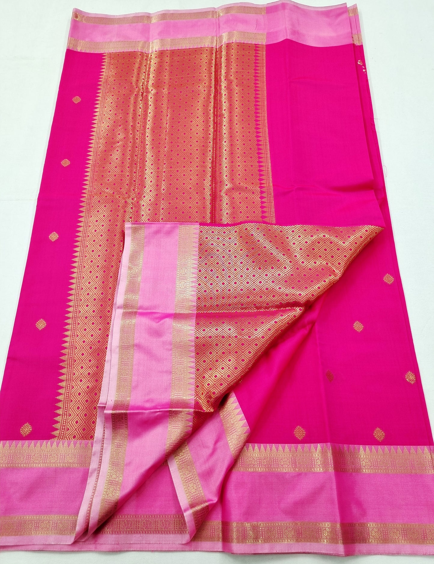 Kanchipuram Blended Fancy Gap Border Silk Saree 004