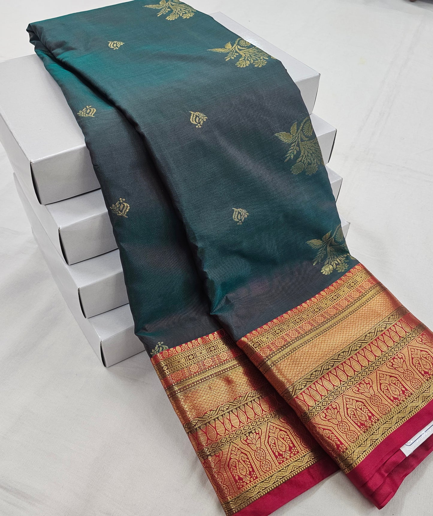 Kanchipuram Blended Vintage Multi-Colour Border Silk Saree 011