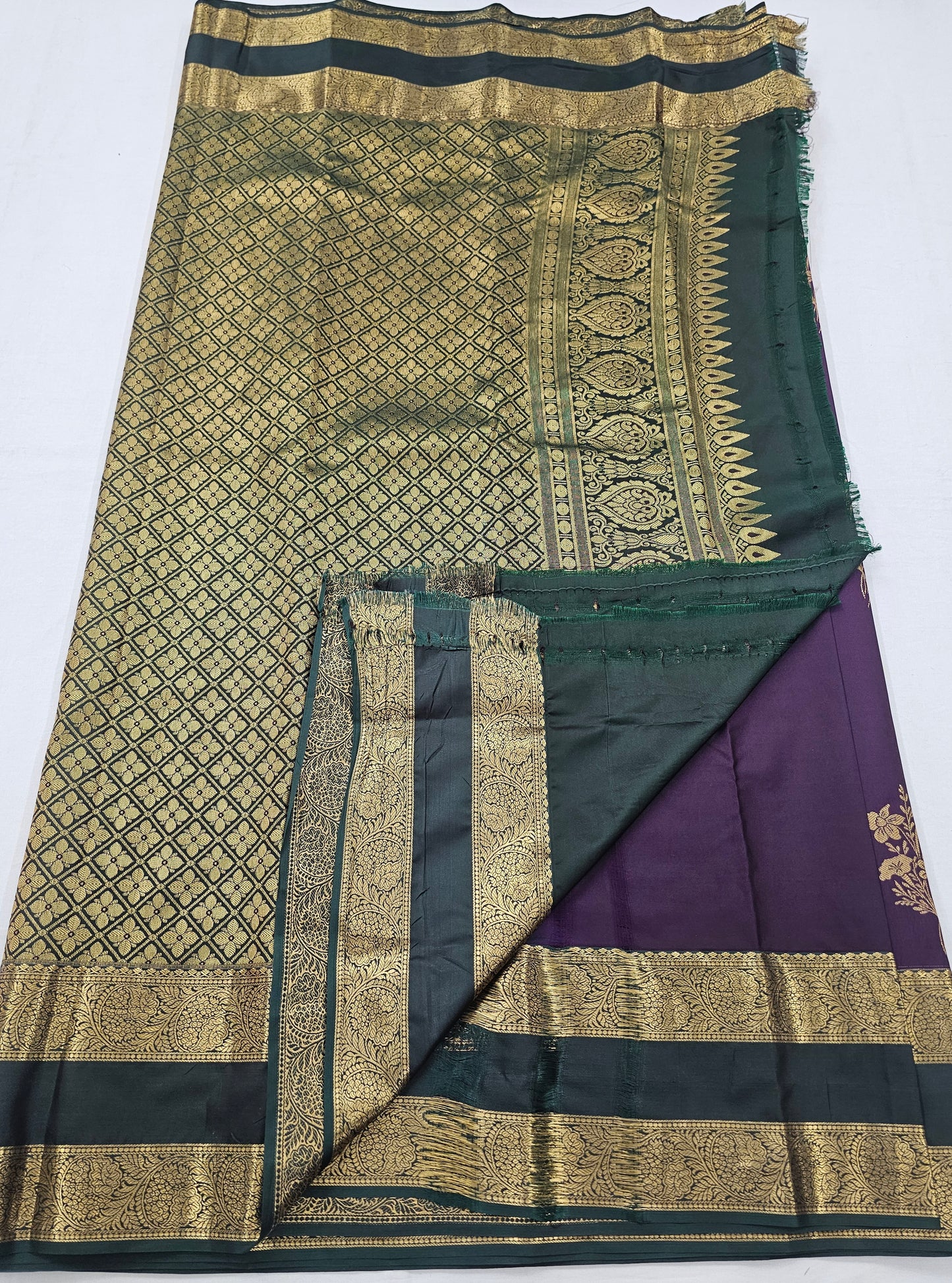 Kanchipuram Blended Vintage Gap Border Silk Saree 001