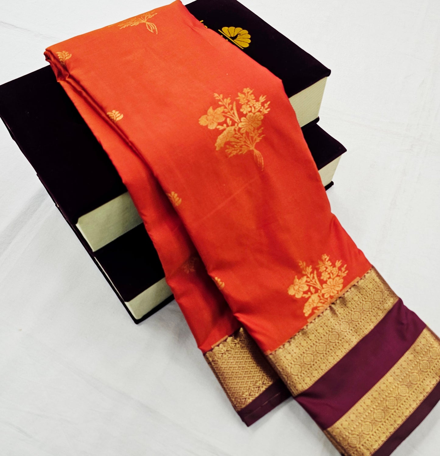 Kanchipuram Blended Vintage Gap-Border Silk Saree 001