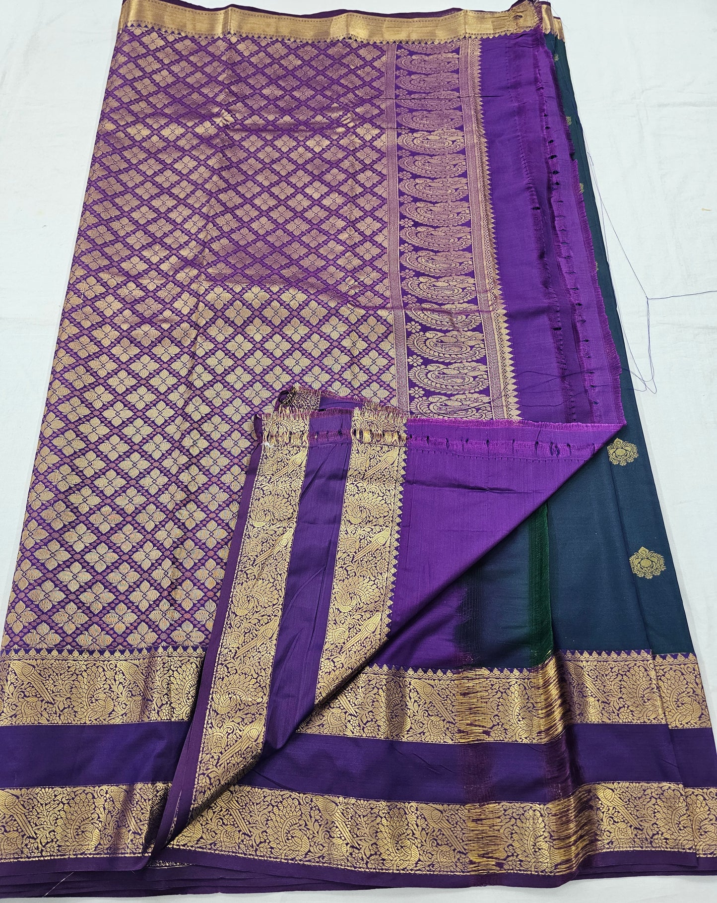 Kanchipuram Blended Vintage Gap-Border Silk Saree 002