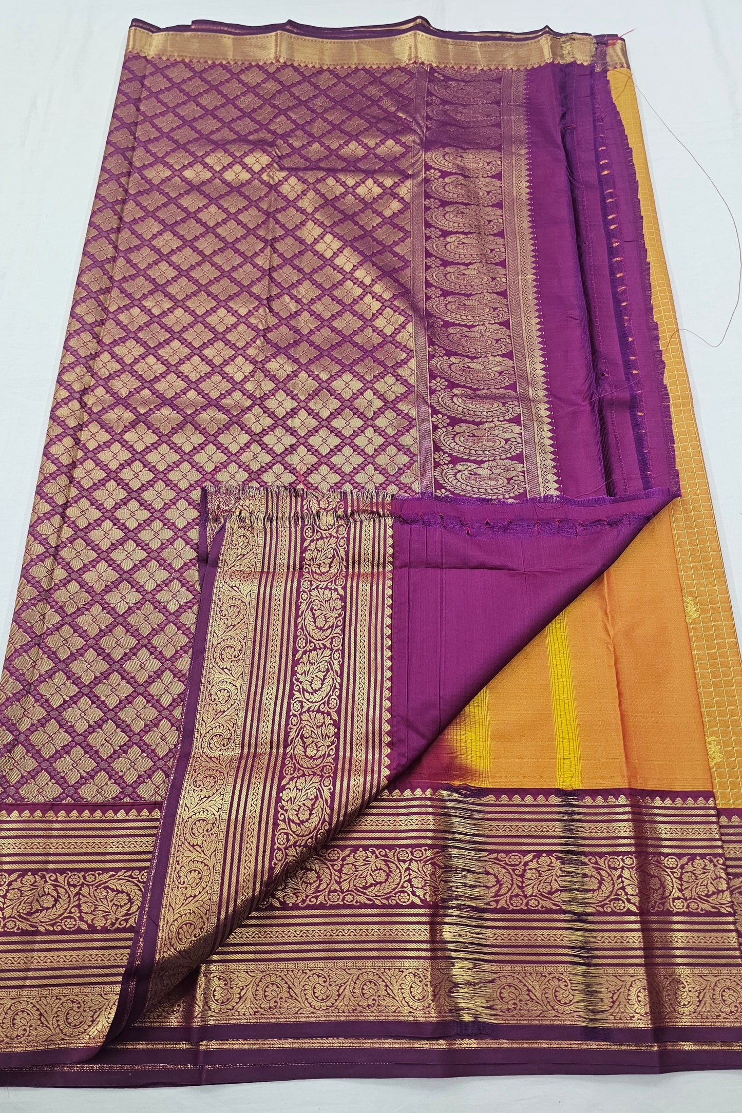 Kanchipuram Blended Traditional Korvai Checked Silk Saree 001