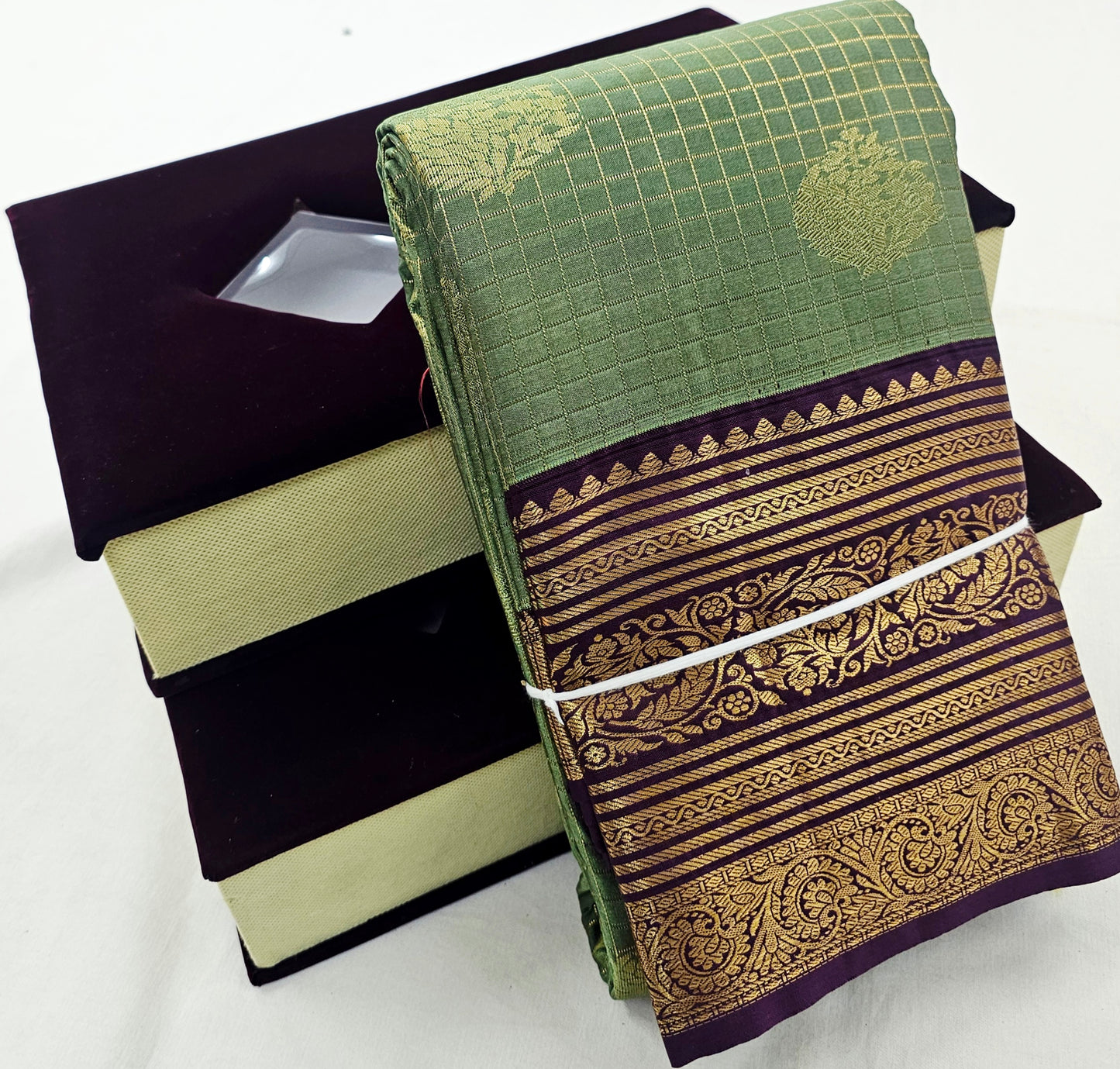 Kanchipuram Blended Traditional Korvai Checked Silk Saree 003
