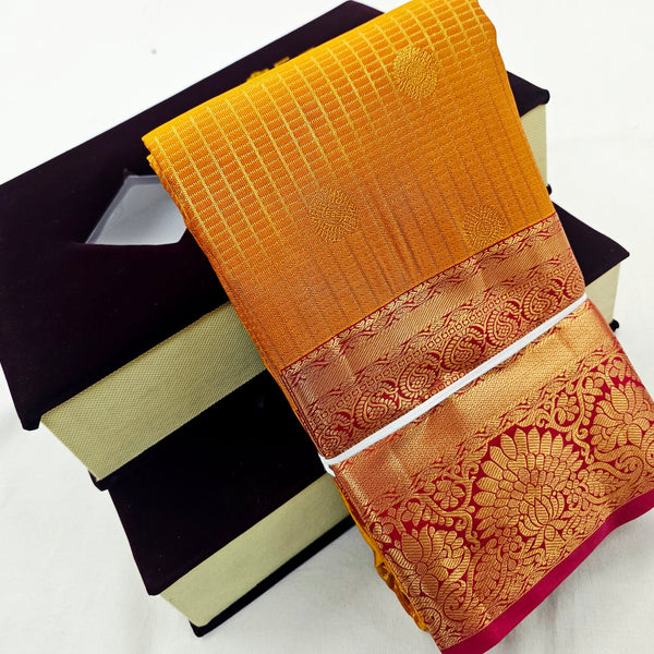 Kanchipuram Blended Traditional Korvai Checked Silk Saree 004