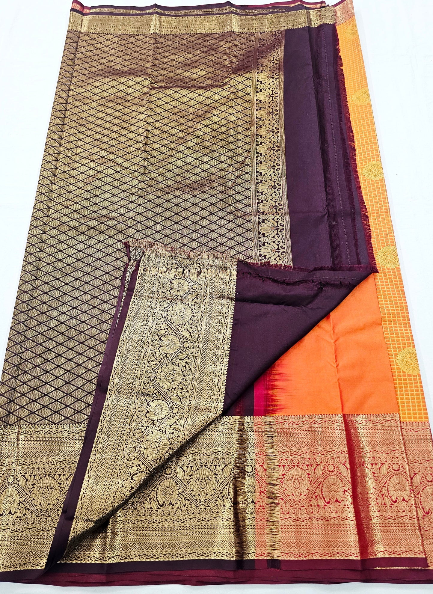 Kanchipuram Blended Traditional Korvai Checked Silk Saree 005