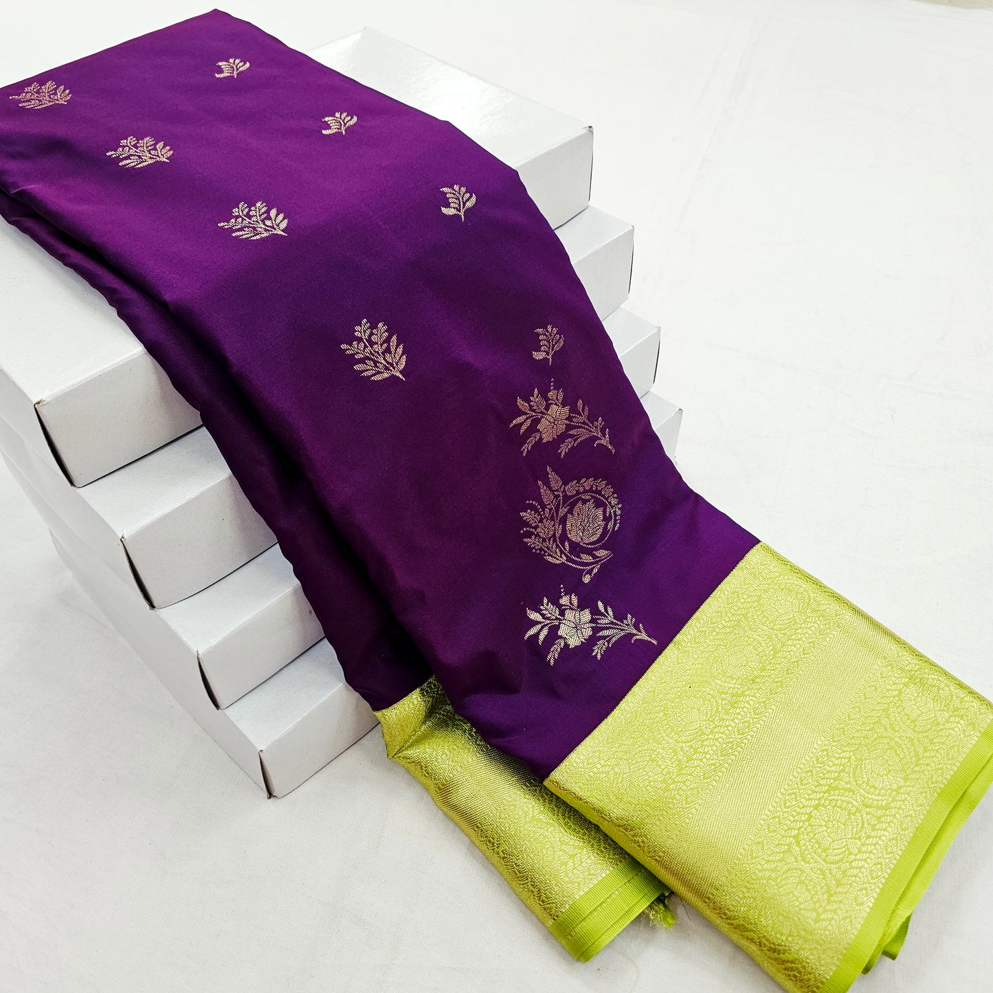 Kanchipuram Blended Premium Korvai Butta Silk Saree 008