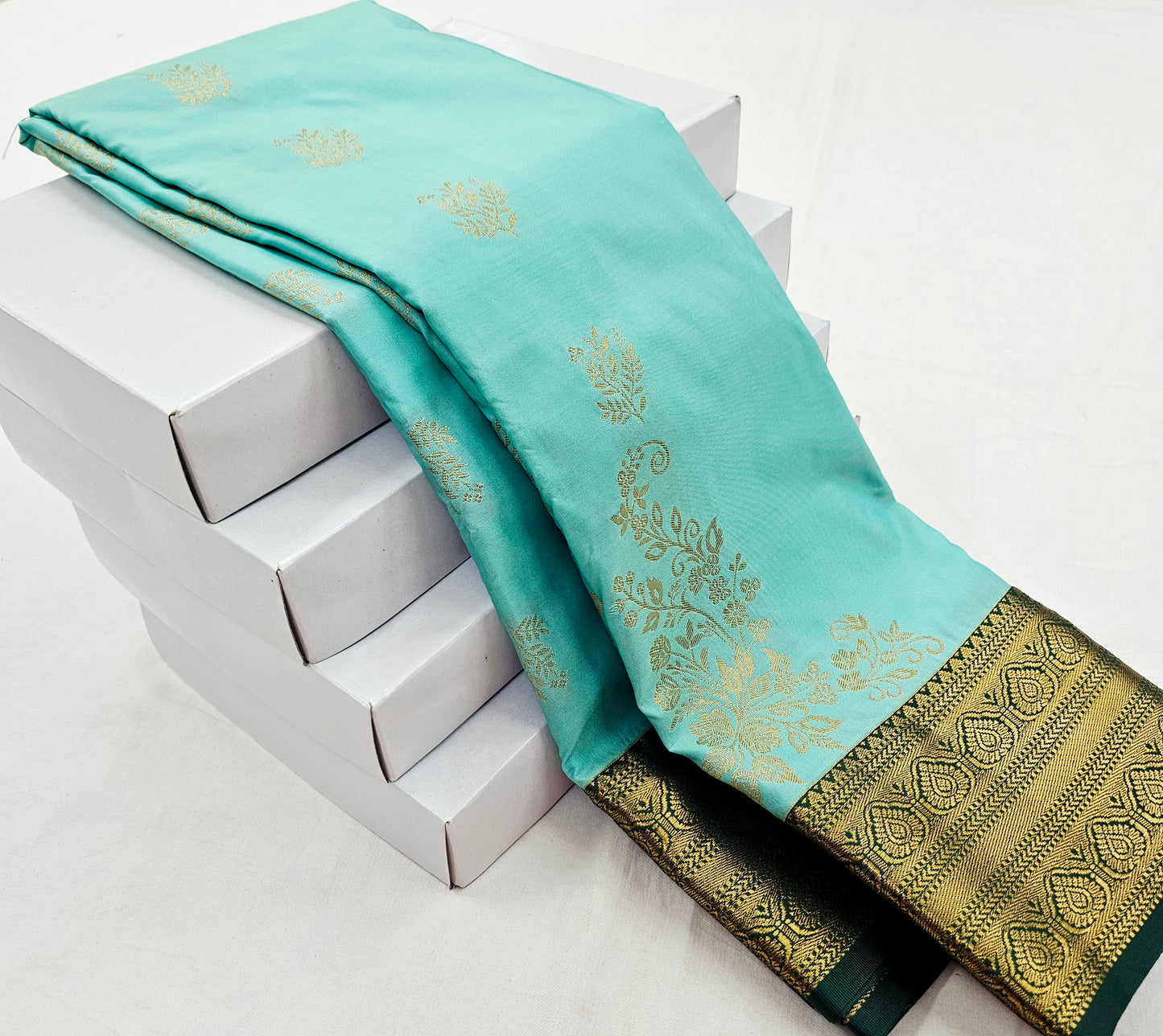 Kanchipuram Blended Premium Korvai Butta Silk Saree 005