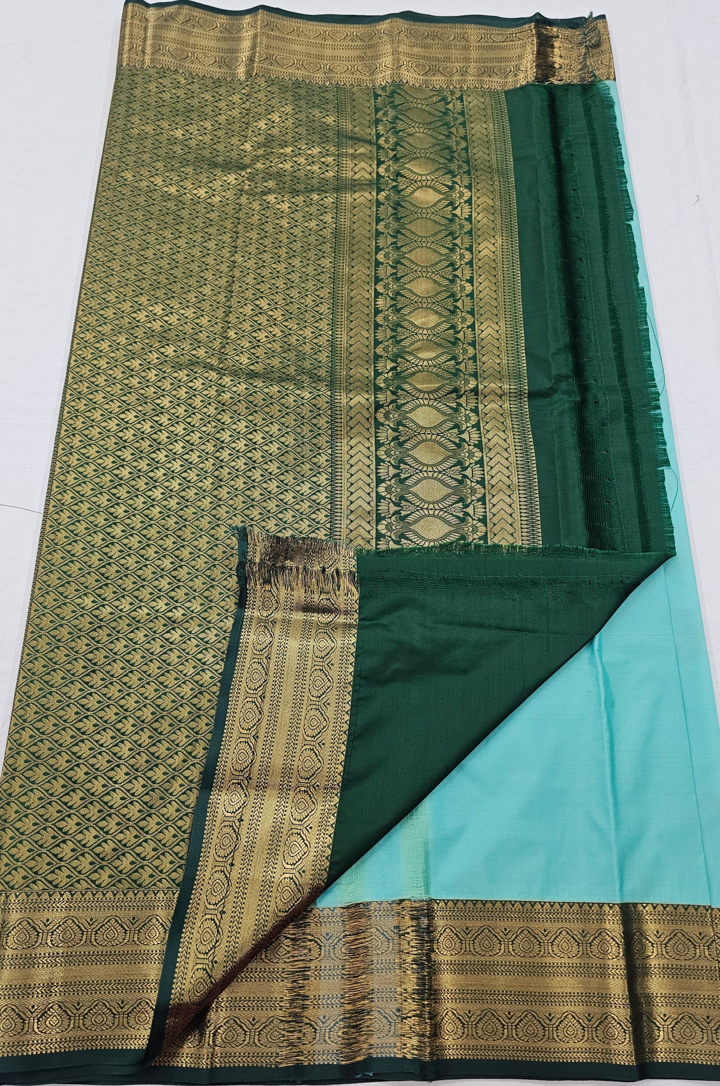 Kanchipuram Blended Premium Korvai Butta Silk Saree 005