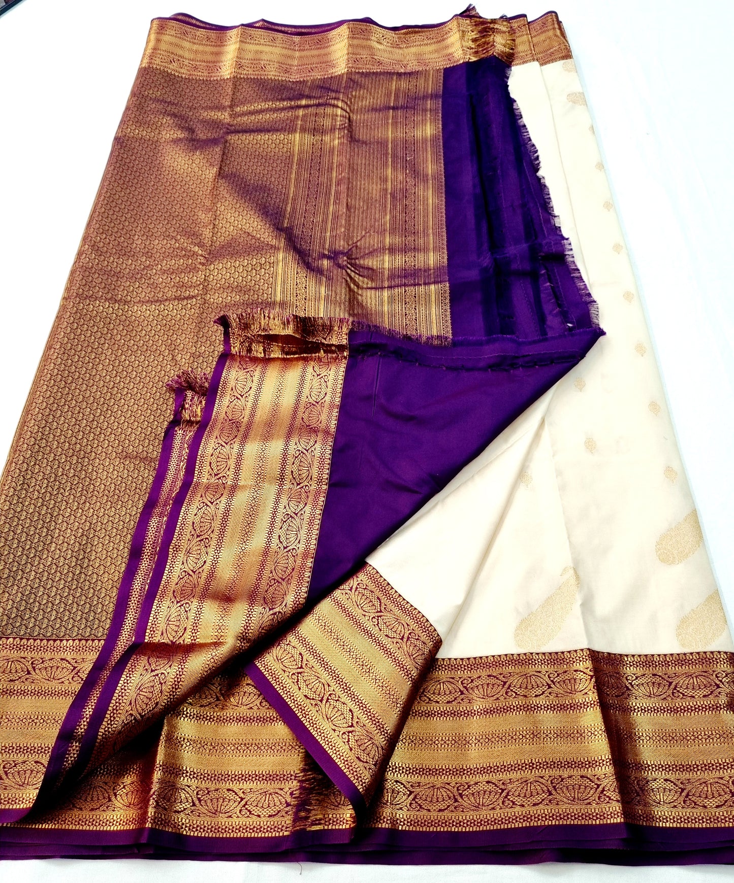 Kanchipuram Blended Korvai Butta Silk Saree 008