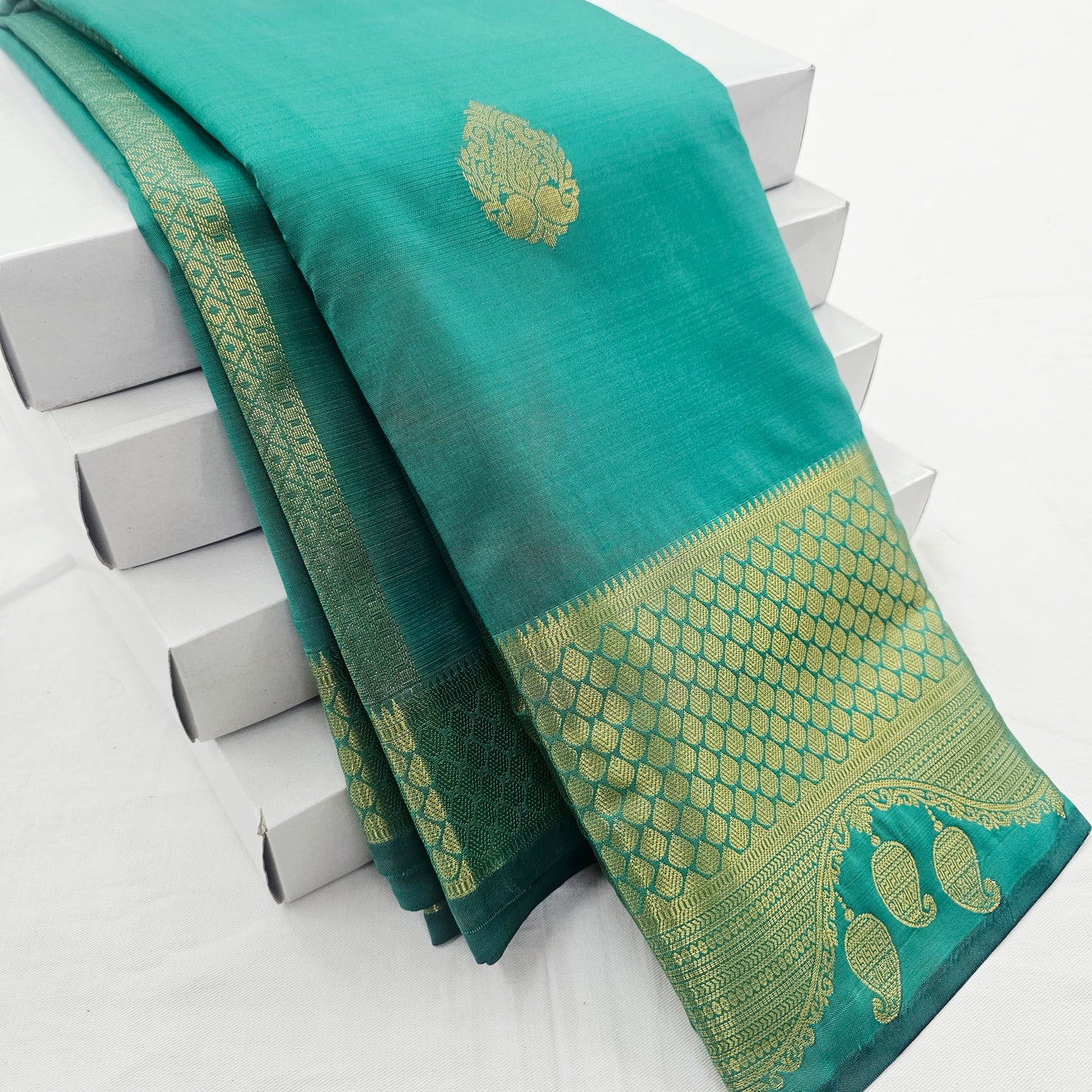 Kanchipuram Blended Self Butta Silk Saree 016