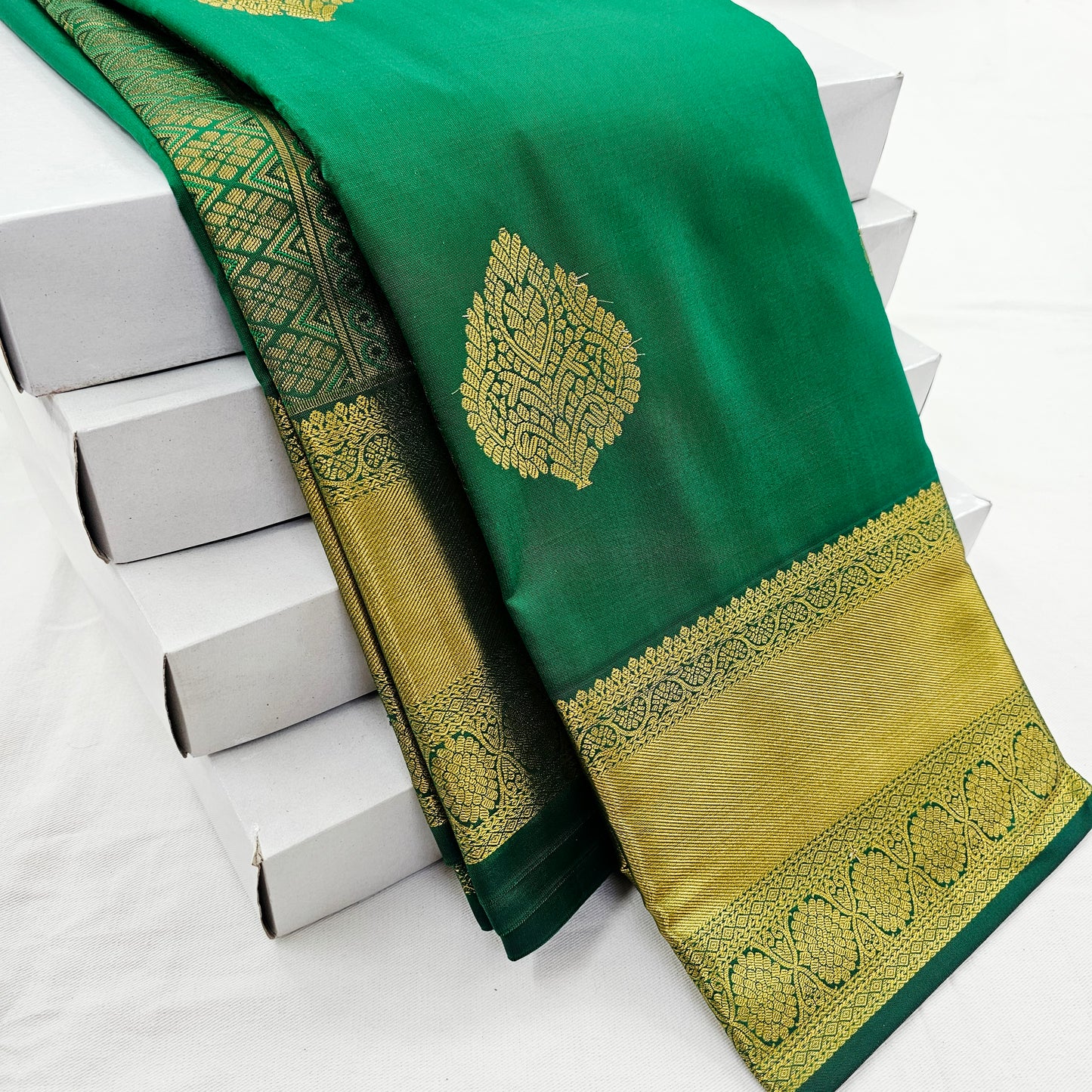 Kanchipuram Blended Self Butta Silk Saree 018
