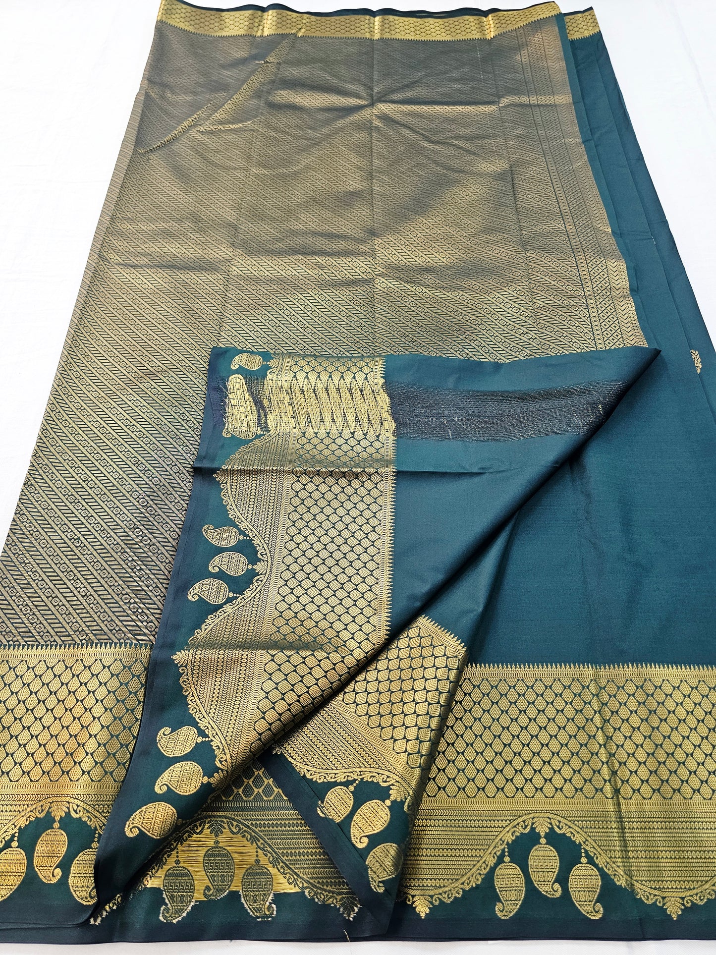 Kanchipuram Blended Self Butta Silk Saree 008