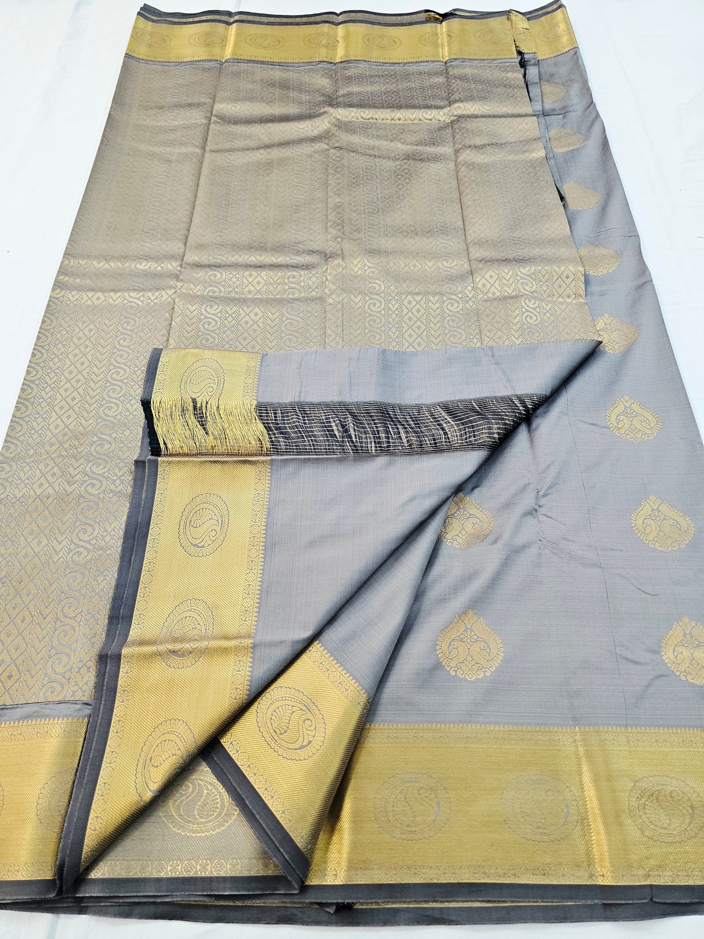 Kanchipuram Blended Self Butta Silk Saree 022