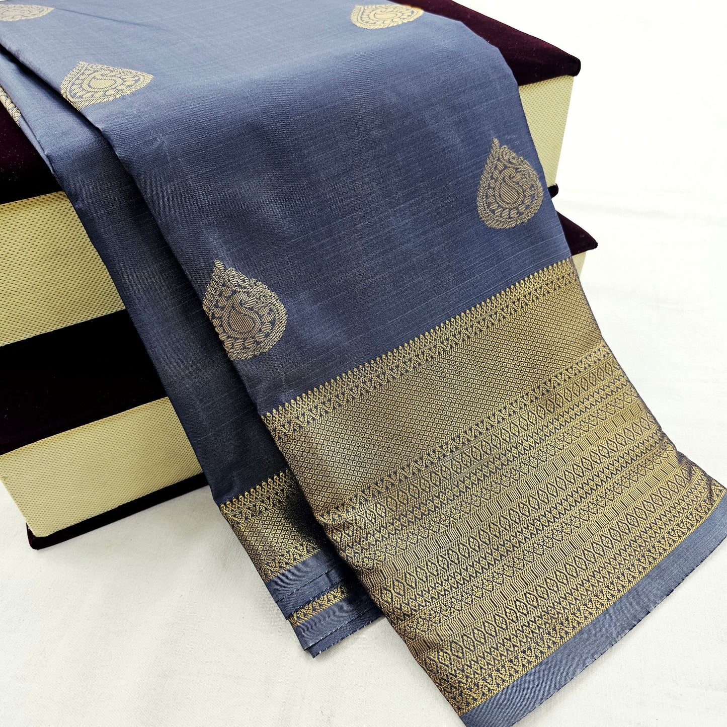 Kanchipuram Blended Fancy Self Butta Silk Saree 009