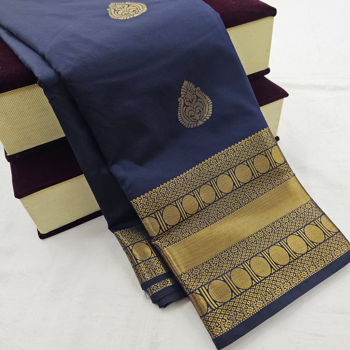 Kanchipuram Blended Fancy Self Butta Silk Saree 013
