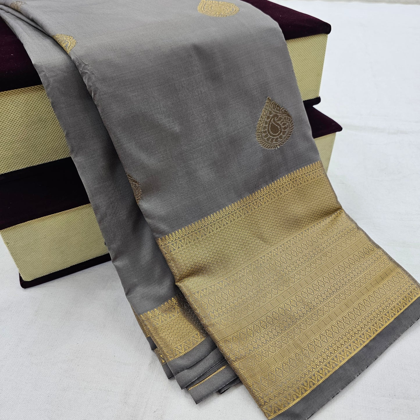Kanchipuram Blended Fancy Self Butta Silk Saree 018