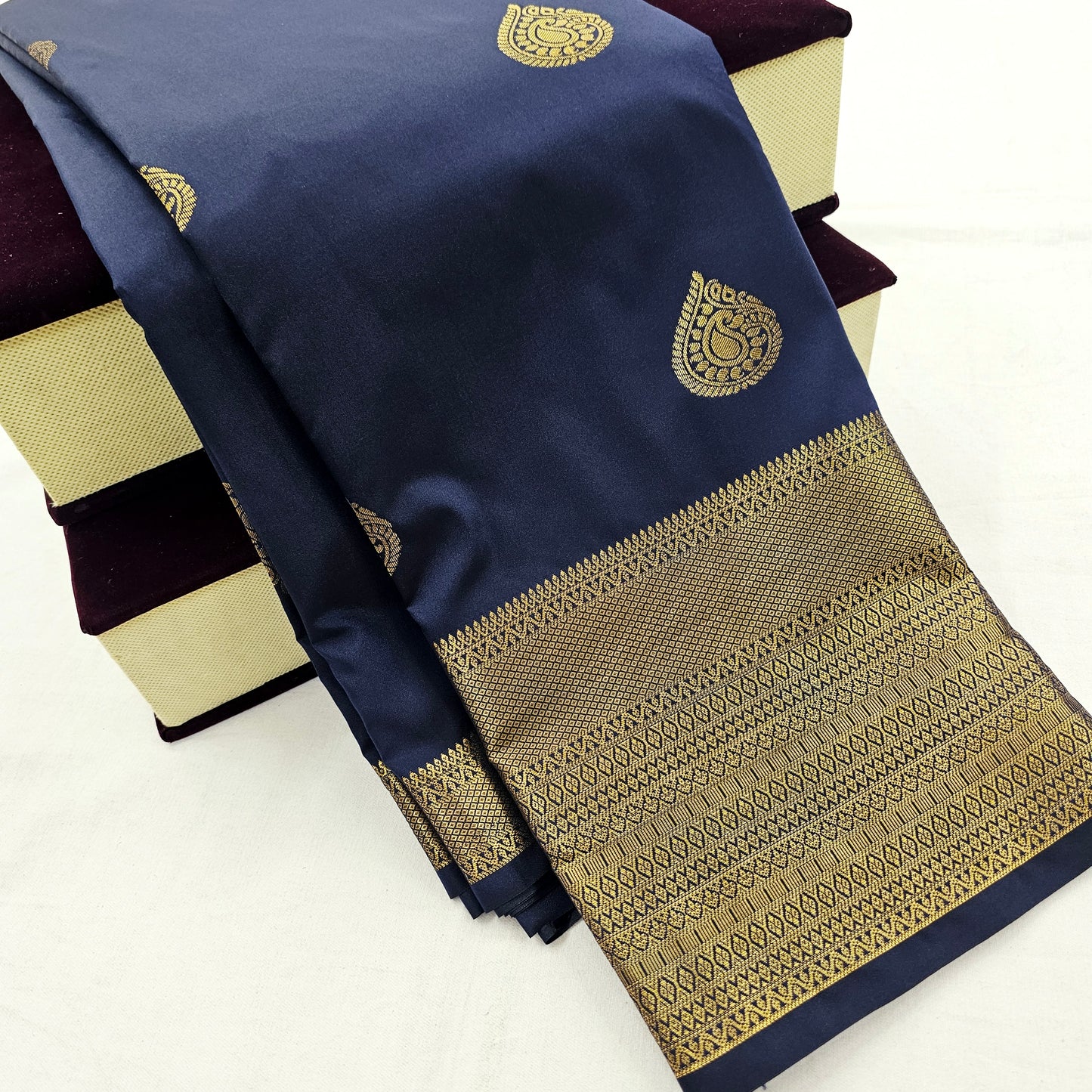 Kanchipuram Blended Fancy Self Butta Silk Saree 019