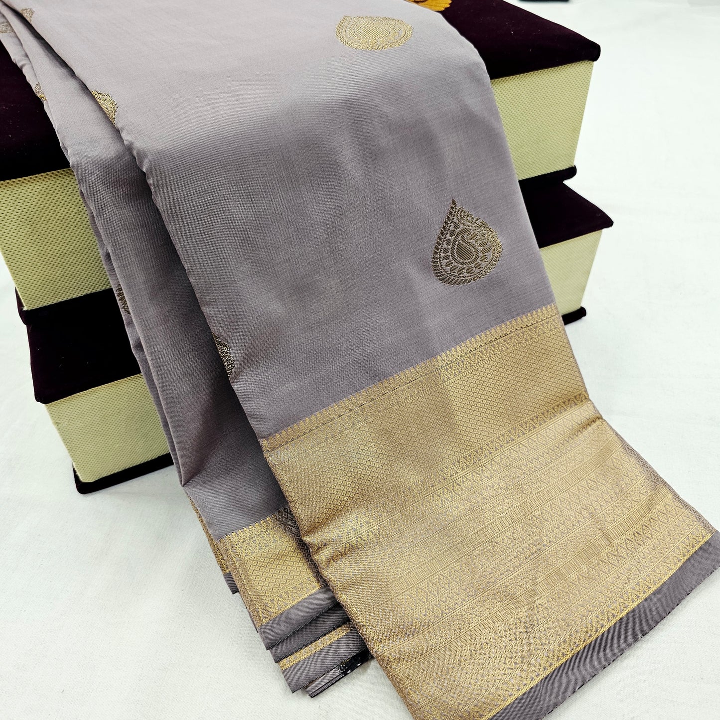 Kanchipuram Blended Fancy Self Butta Silk Saree 021